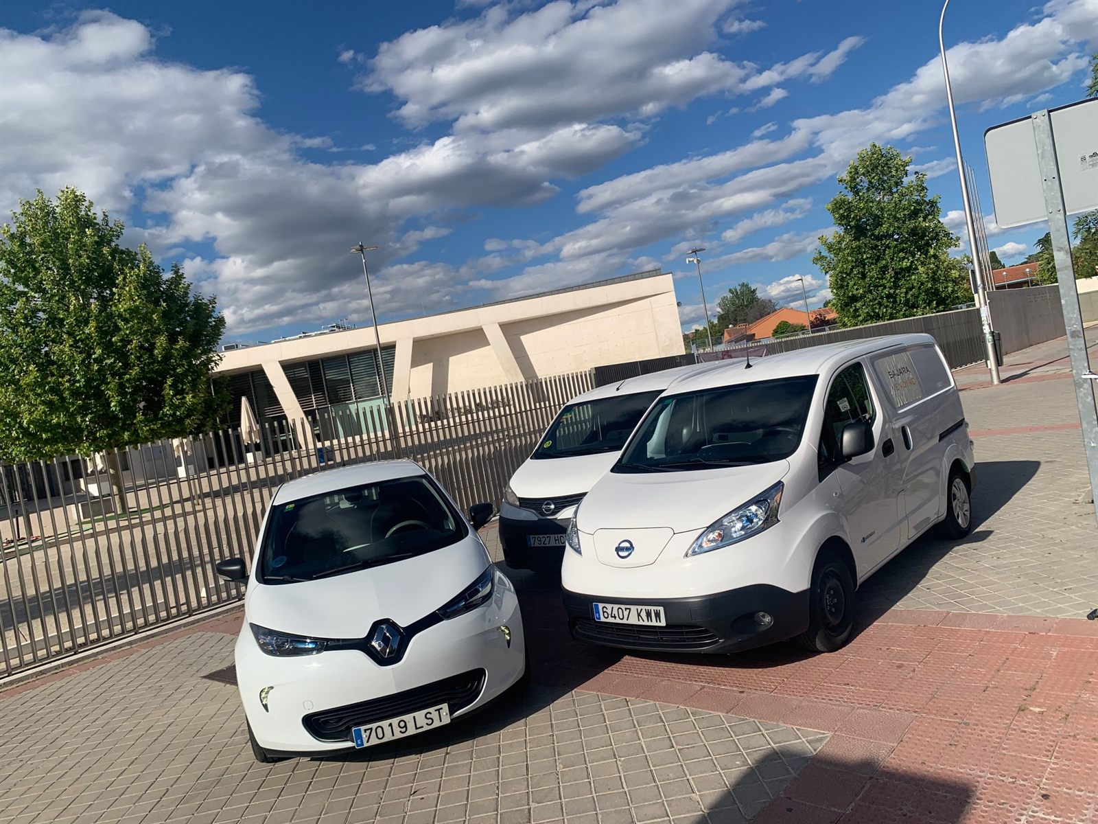 Flota de reparto 100% eléctrica de Sajara Vending: furgonetas Nissan e-NV200 y coche Renault Zoe